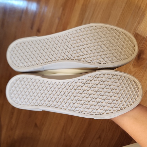 French Connection// white sneakers - Picture 4 of 4